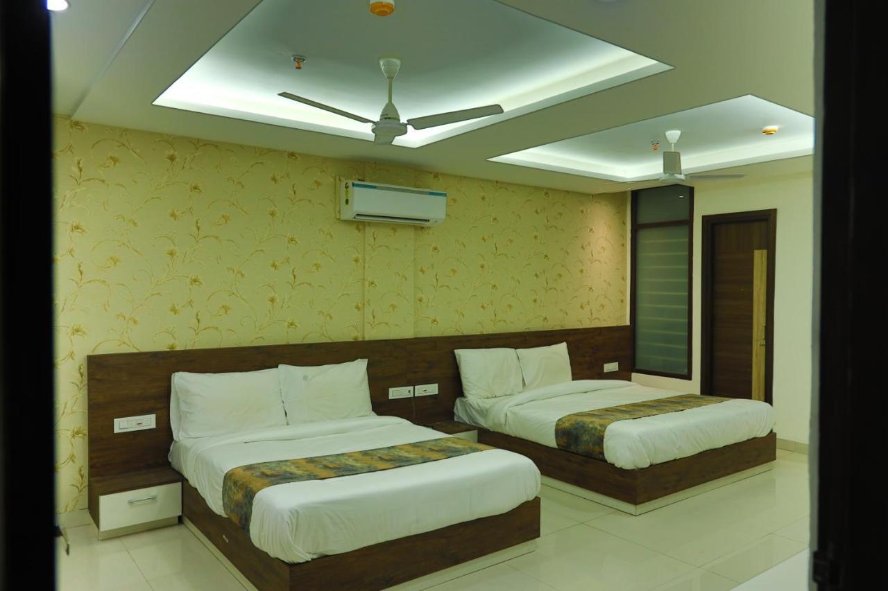 Hotel Golden Leaf Mohali Εξωτερικό φωτογραφία